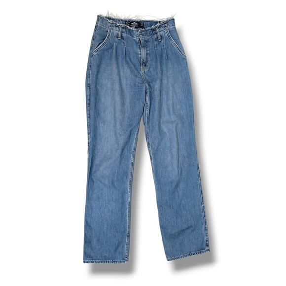 Hollister Denim - Hollister Women’s Ultra High-Rise Dad Jeans Raw Hem Light Wash